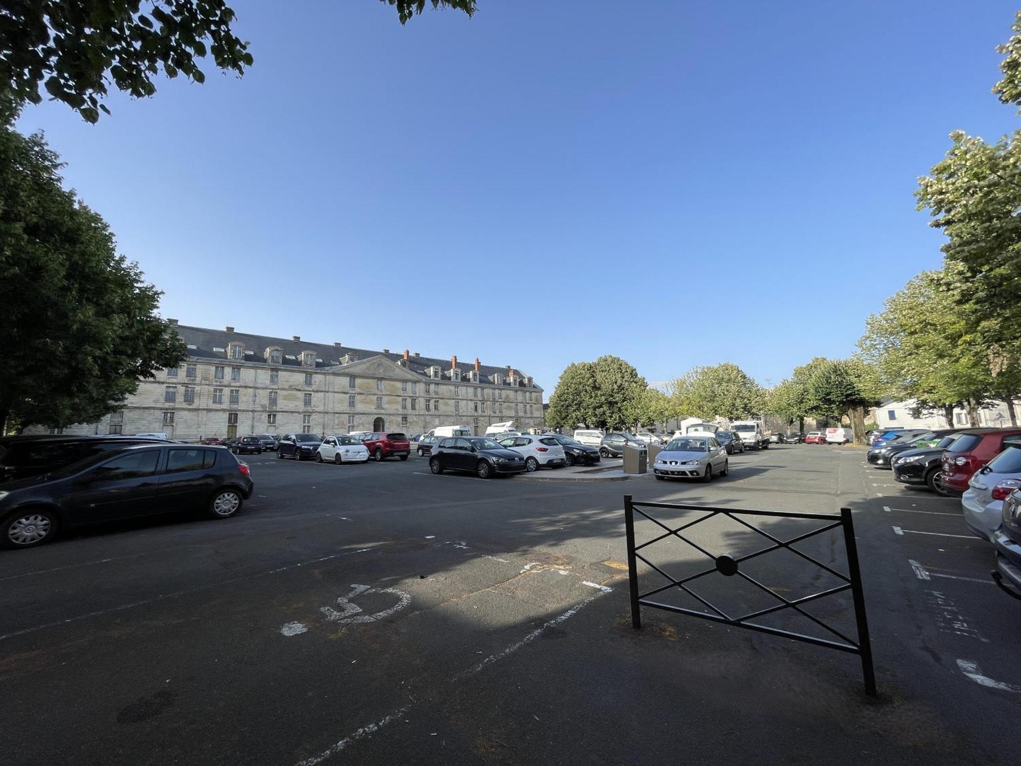Chez Jean-Yves Et Zoe - La Dolce Vita - Au Calme, Tres Propre, Proche Parkings Niort Exterior photo